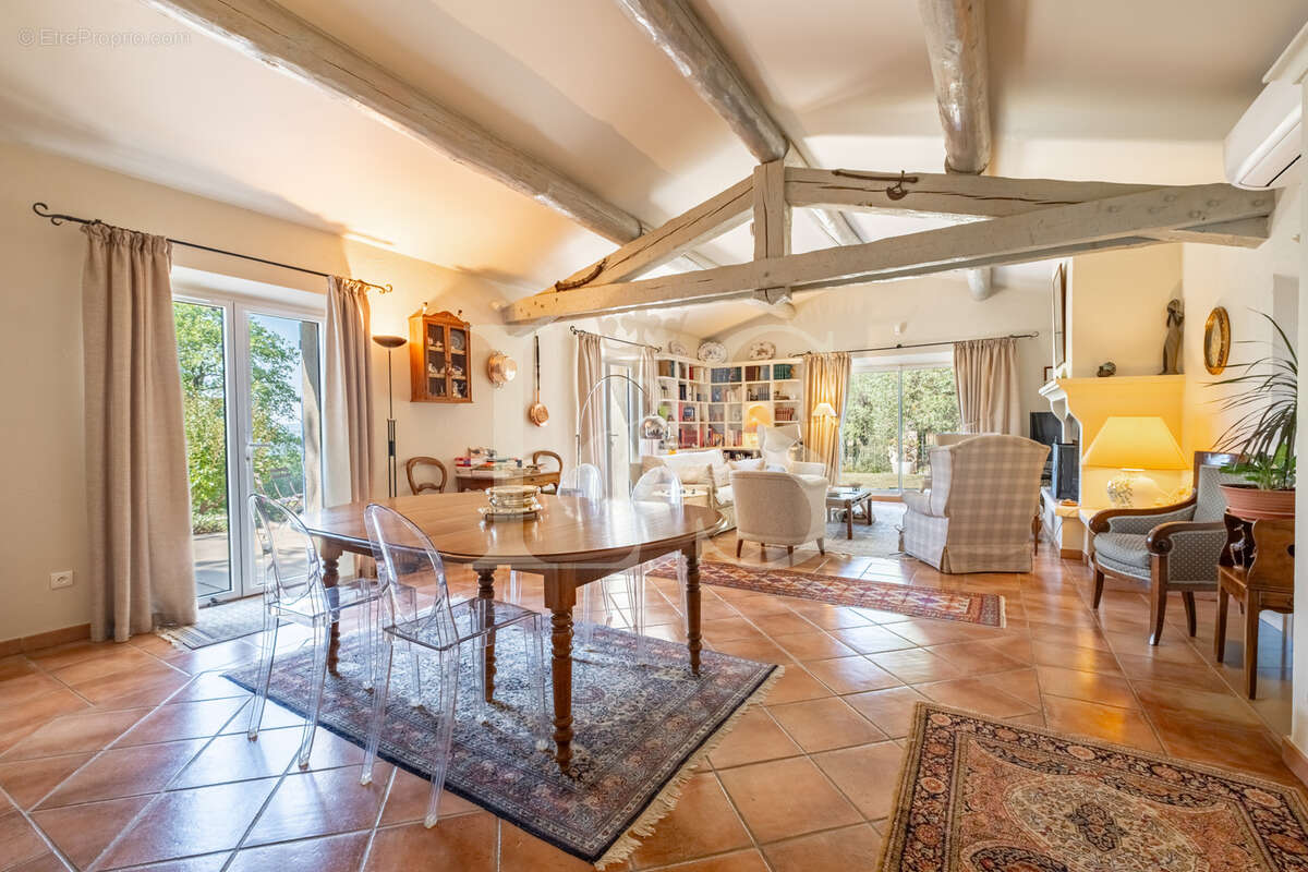 Maison à ENTRECHAUX