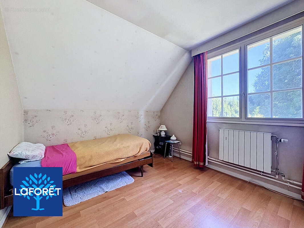 Lisses - Maison individuelle 5 pièces 91.66m² (129.34m² au sol) + terrain de 329m² - photo 8