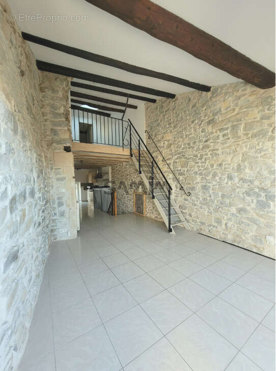 Maison à CLARENSAC