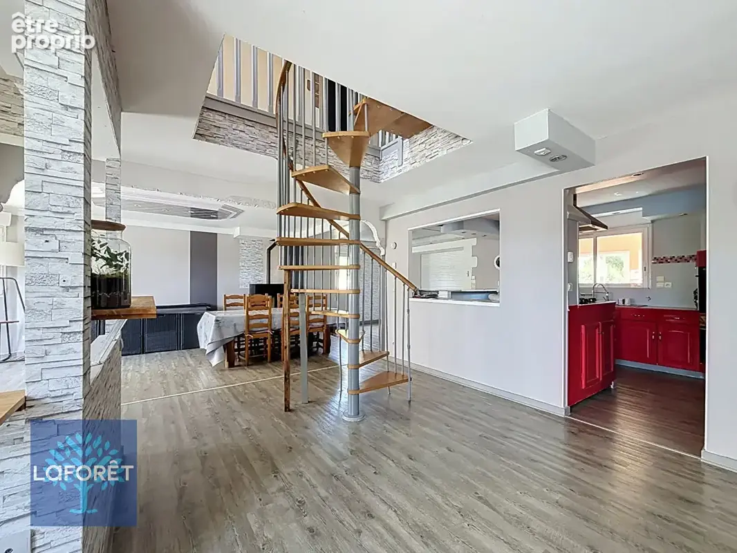 Maison Fougerolles Du Plessis  6 pièce(s) 205 m2 - photo 5