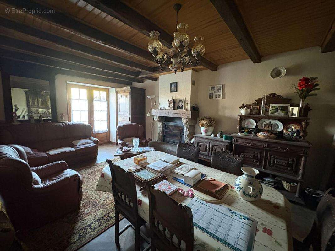 Maison 113 m² à Saint-Yrieix-Sous-Aixe  - photo 4