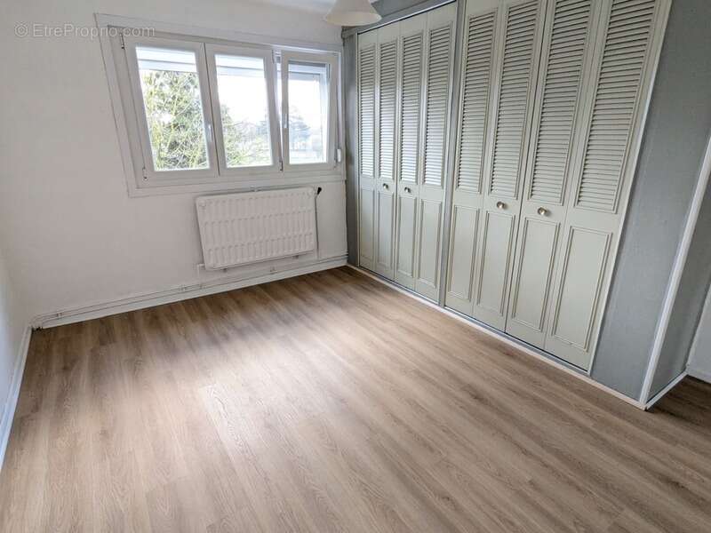 Maison à NEUVILLE-EN-FERRAIN