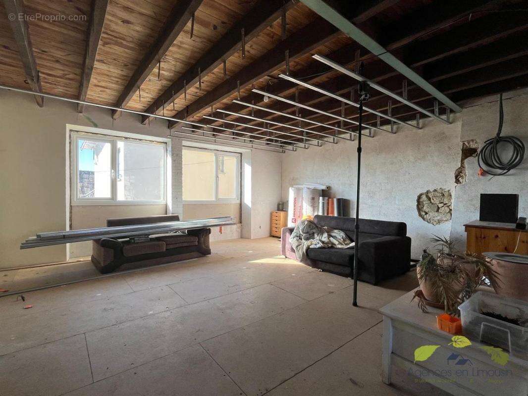 Maison à SAINT-MOREIL