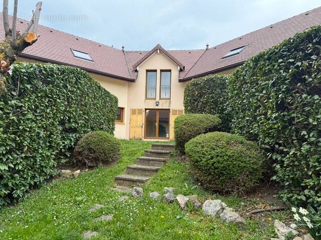 Appartement à SEGNY