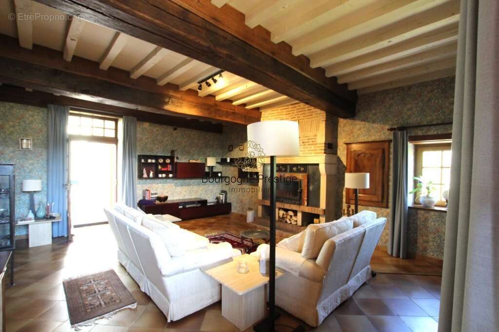 Authentique maison de famille en bourgogne de 263 m² avec 5 chambres - parc arbore de 3 041 m² et  dependances - photo 13