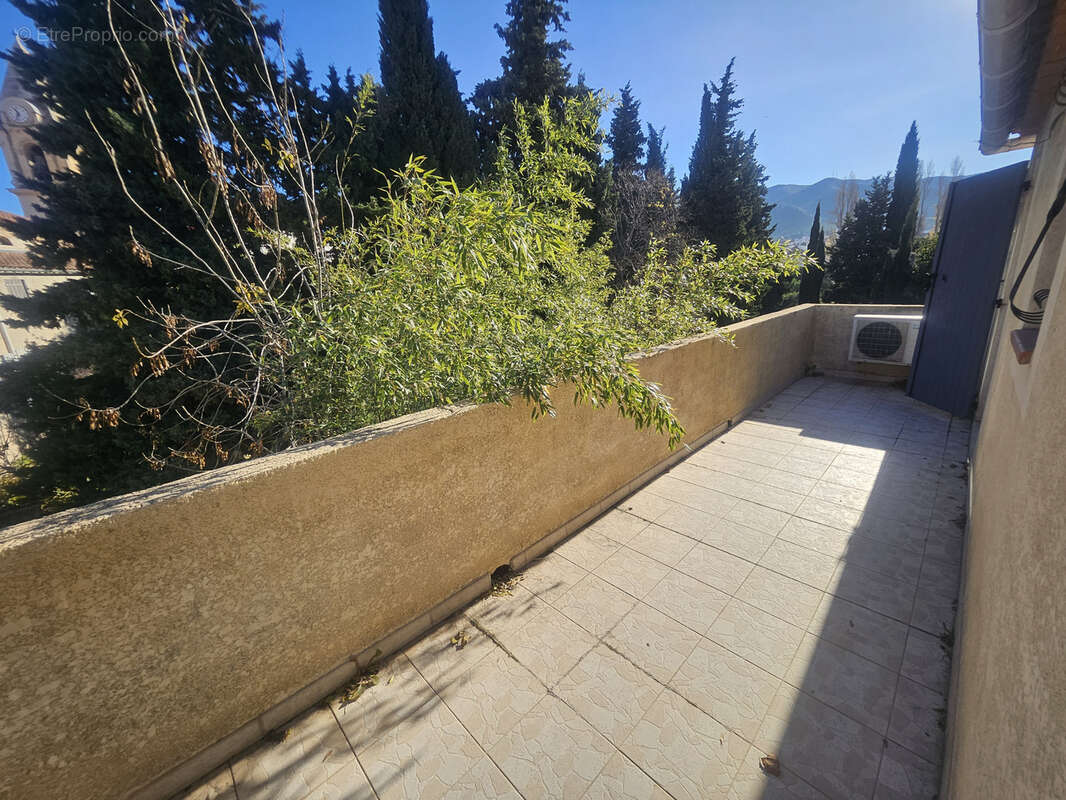 Appartement à MARSEILLE-11E