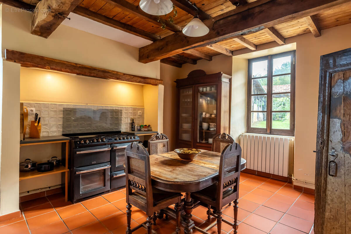 Maison à BOUSSAN