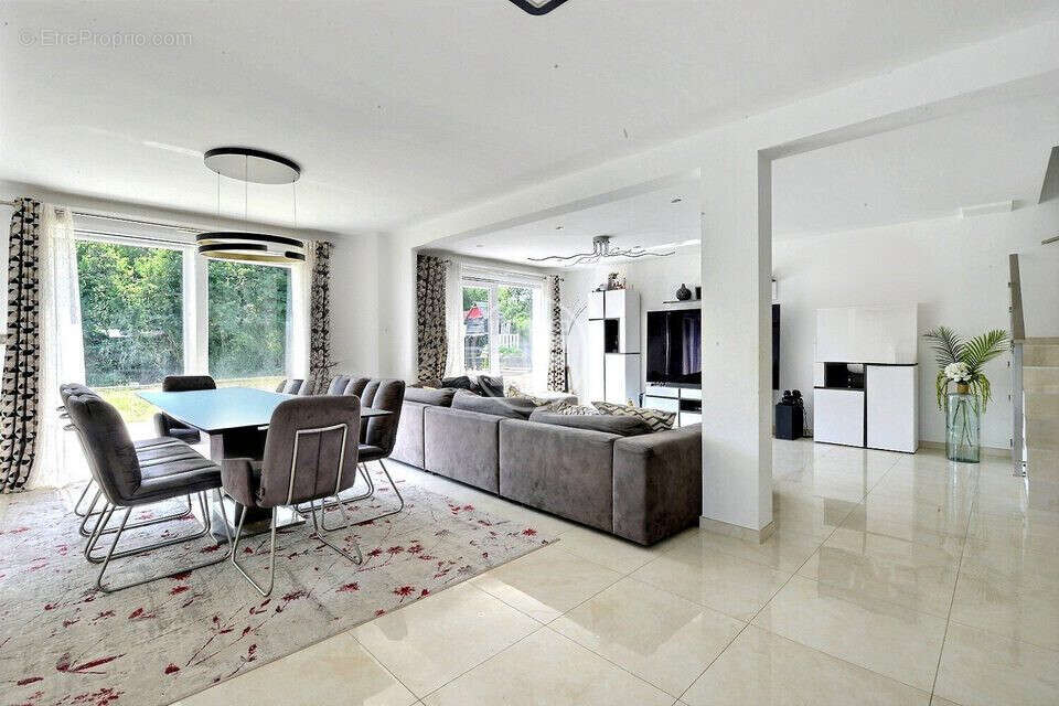 Maison 165 m² à Saint-Louis  - photo 8