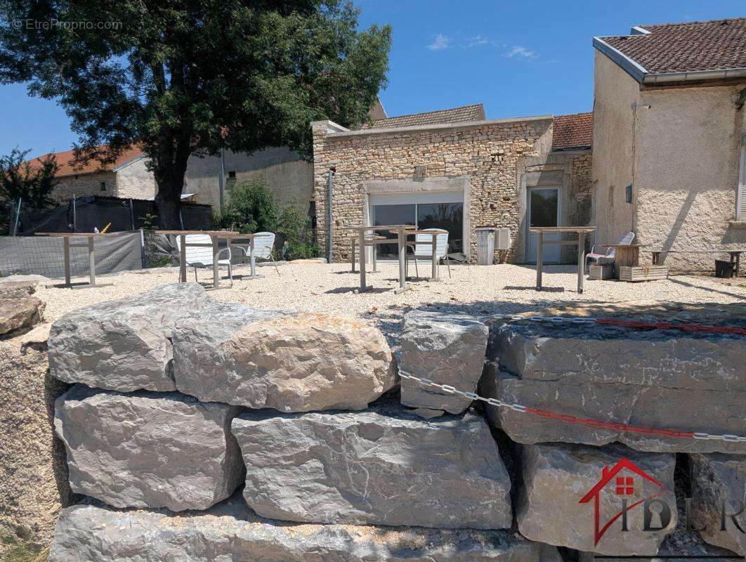 Ensemble immobilier de caractère - photo 8