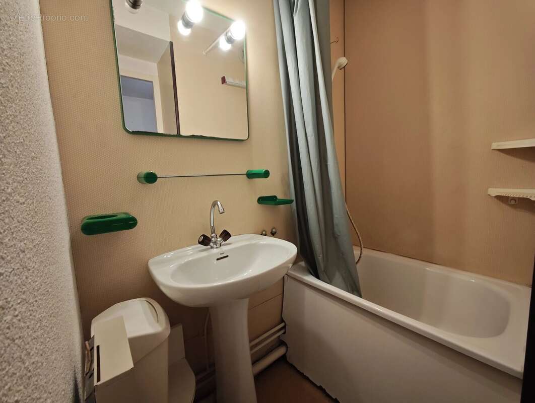 Appartement à MORILLON