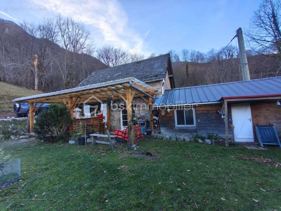 Maison à LOURDIOS-ICHERE