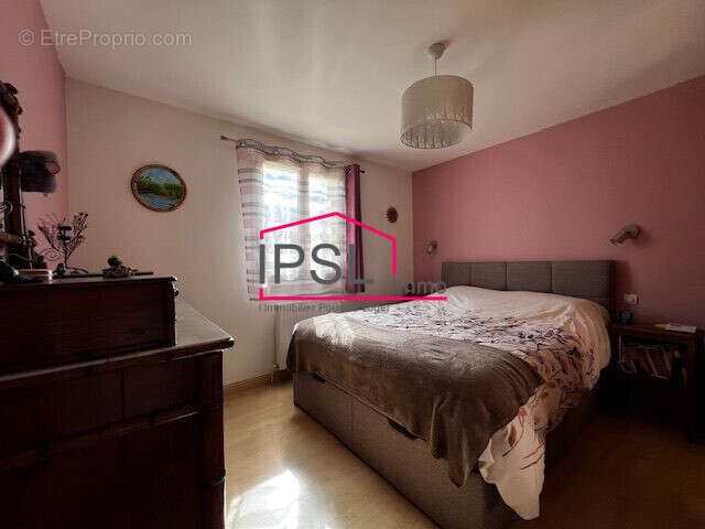 Maison 103 m² à Savigny-Le-Temple  - photo 7