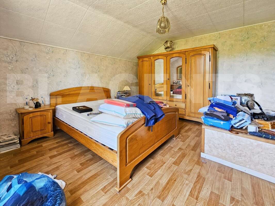 Photo 24(4) - Maison à TAILLETTE