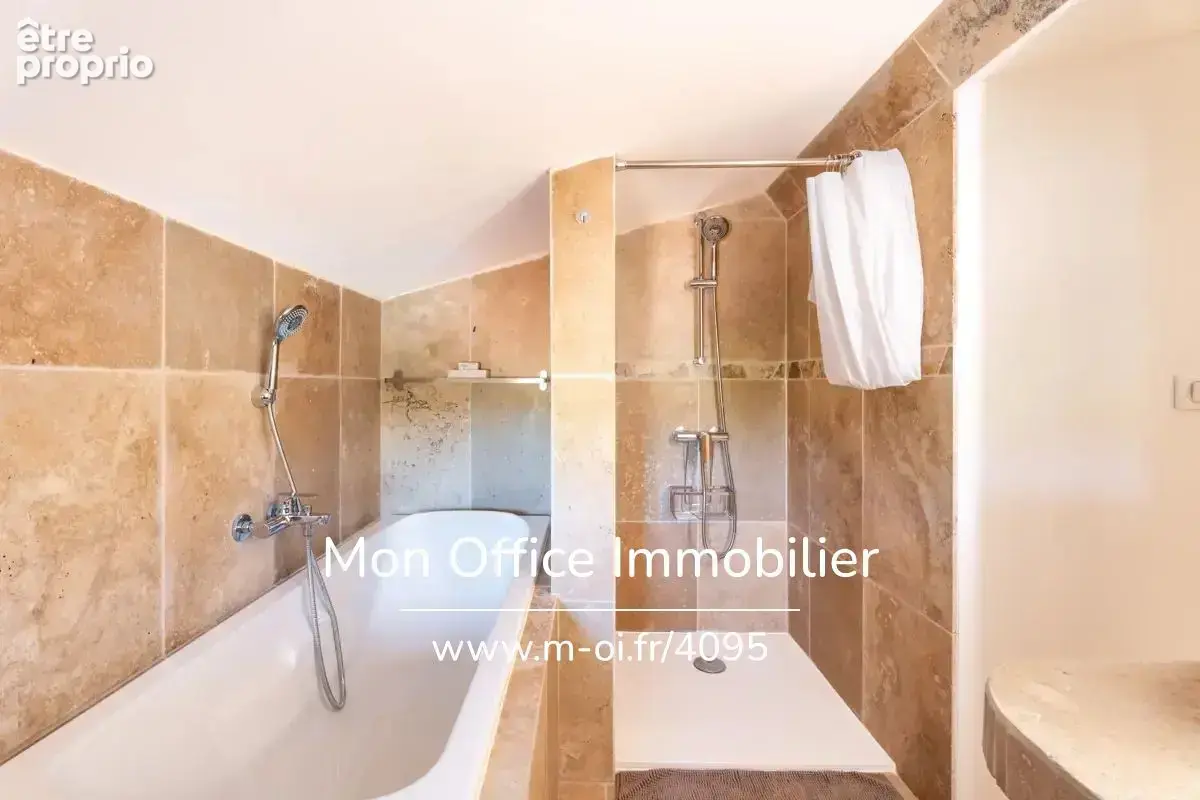 Référence : 7235-SJO - Magnifique Mas de 1739 aux portes d'Aix-en-Provence - piscine- terrain plat arboré de 6400m2- cachet - photo 20