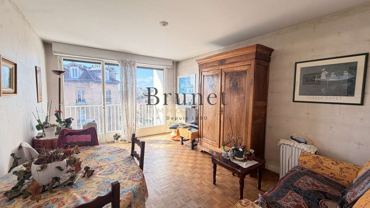 Appartement à SAINT-MAUR-DES-FOSSES