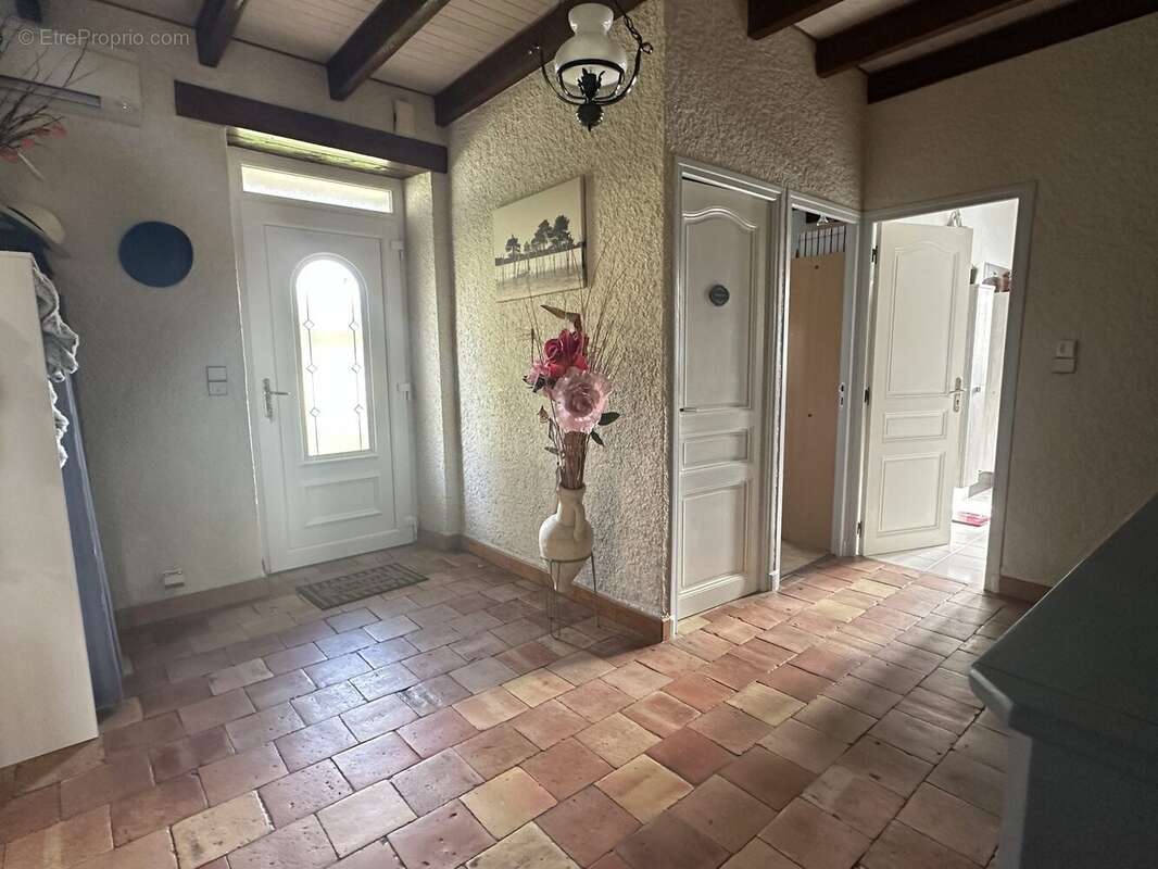 Maison à BOURGOUGNAGUE