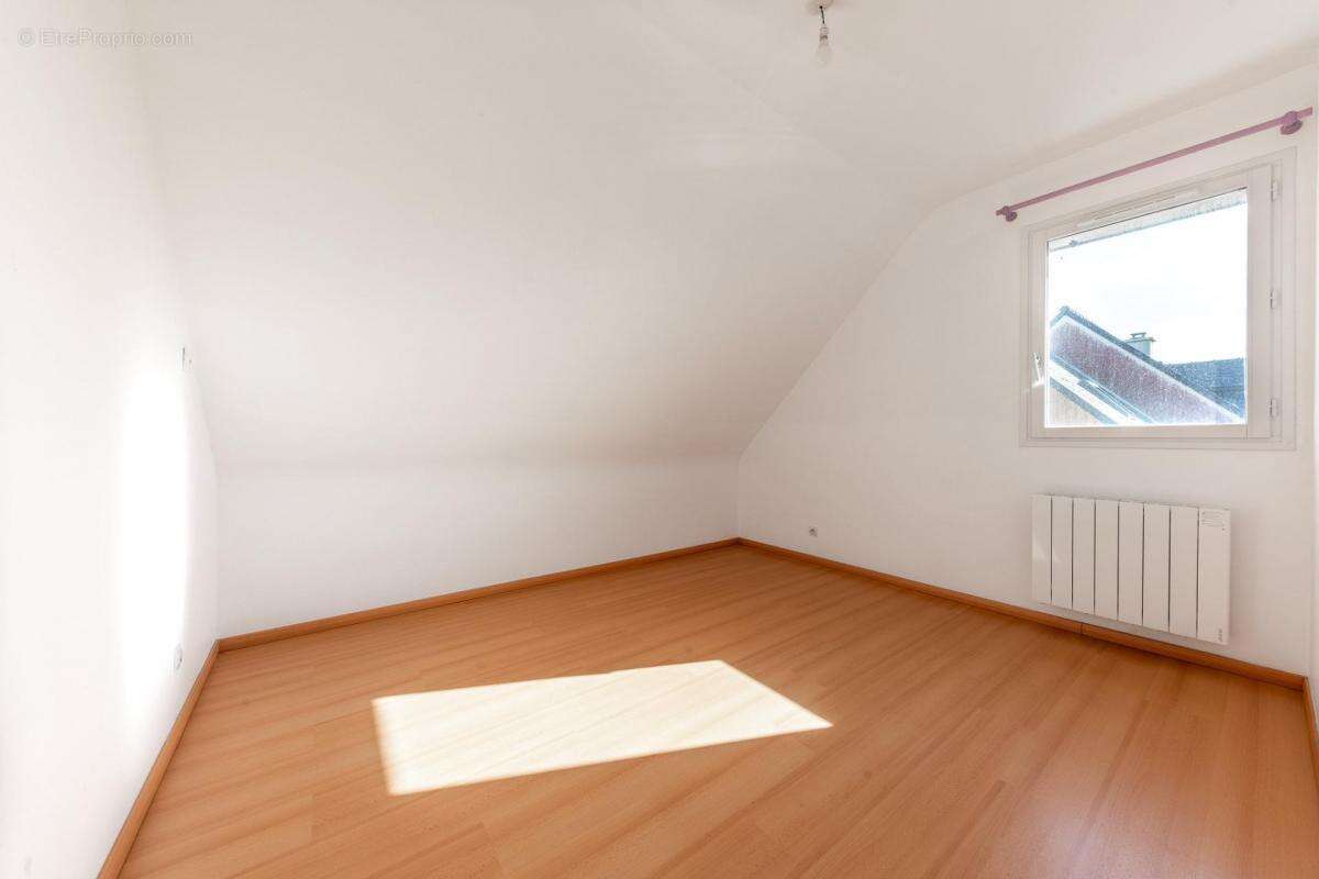 Maison à SAINT-JOUAN-DES-GUERETS