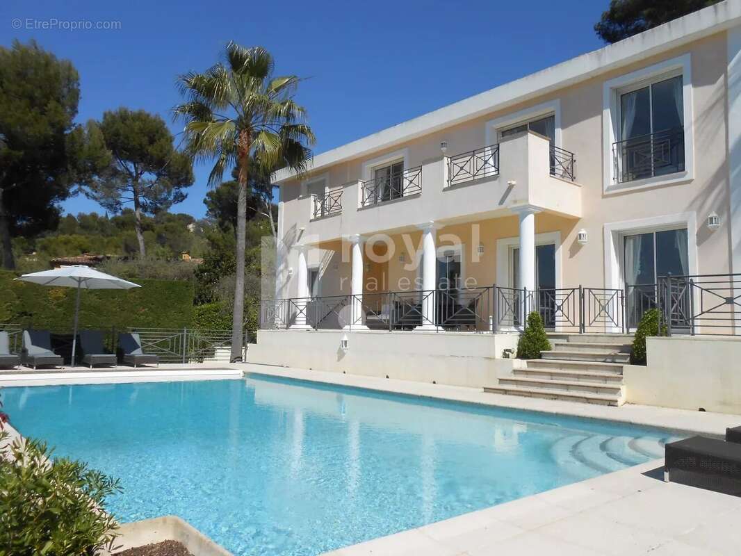 Maison à MOUGINS