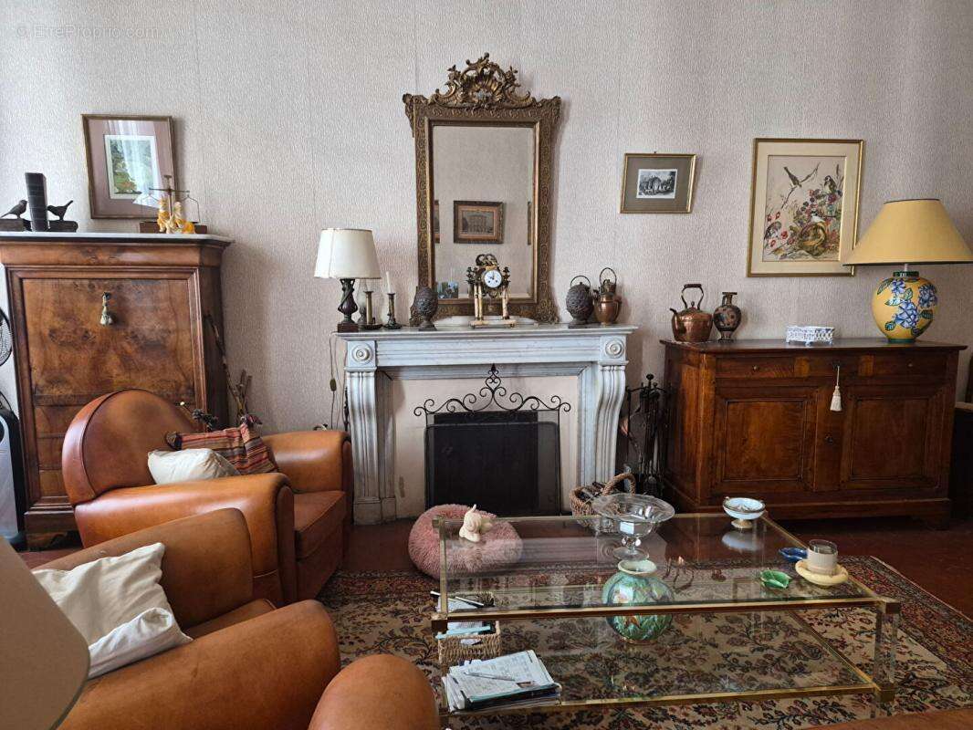 Appartement à MARSEILLE-6E