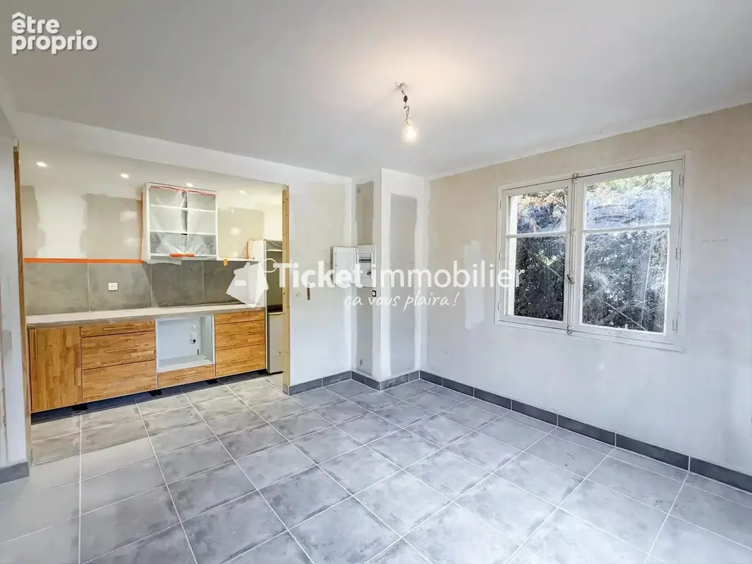 Appartement t2 45m2 pibrac centre, 1er étage, terrasse de 19m2, cuisine et salle d'eau neuves, travaux bien avancés etc ... - photo 1