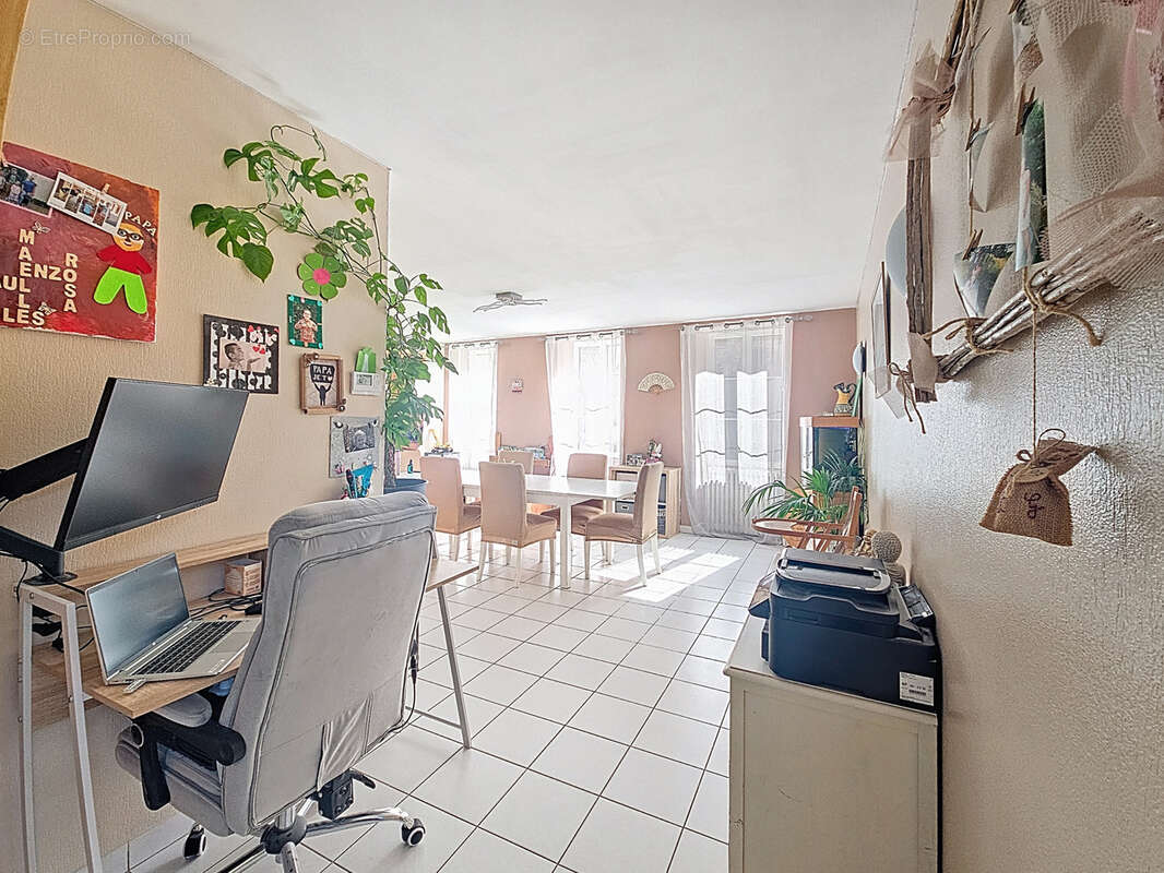 Maison à MONTREVEL-EN-BRESSE