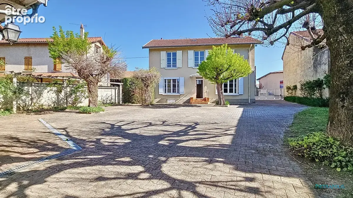 Maison 6 pièces 177 m² à vendre à Beaurepaire (38270) - photo 2