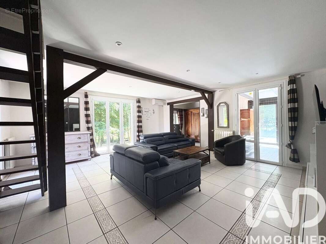 Maison 166 m² à Targon  - photo 9
