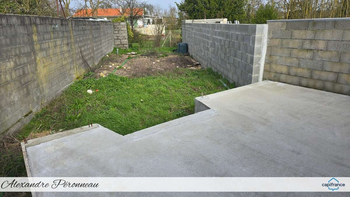  Maison de ville rénovée avec jardin – Proche La Rochelle – Secteur Usseau - photo 15