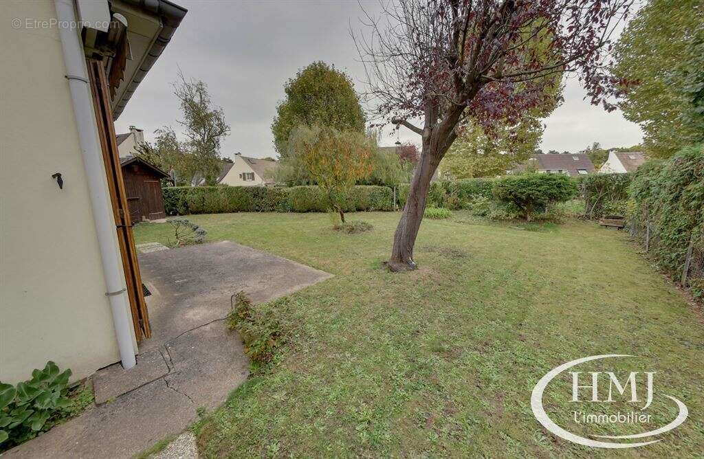 Maison à COURCOURONNES