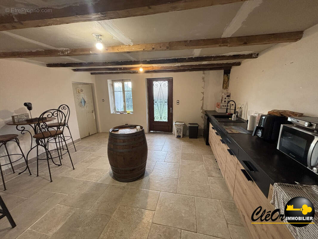 Maison à LA CHAPELLE-SAINT-SAUVEUR