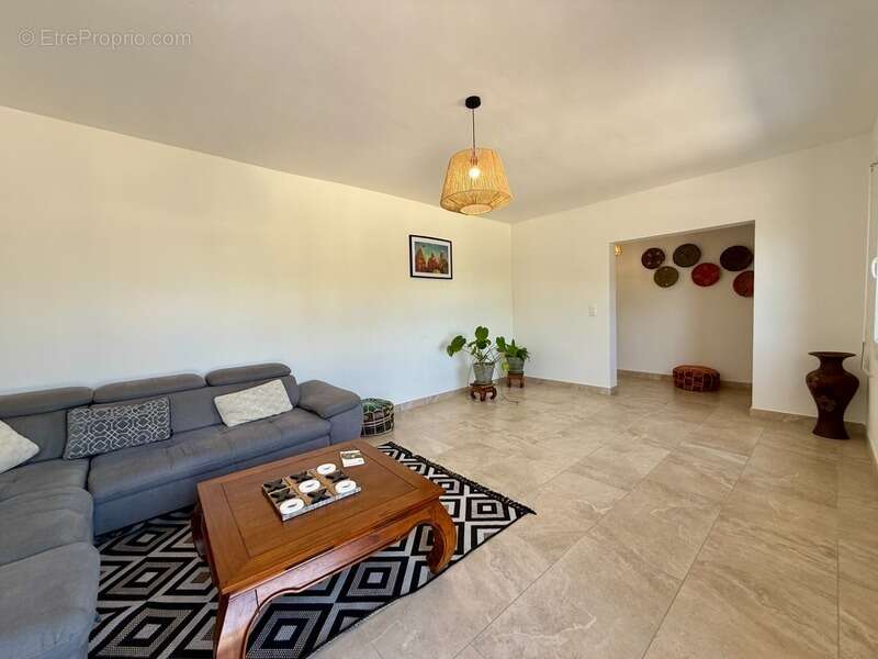 Maison à VILLEMOUSTAUSSOU