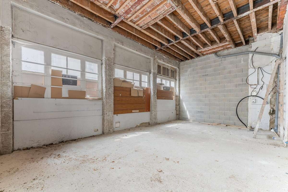Commerce 41 m² à Oullins  - photo 3