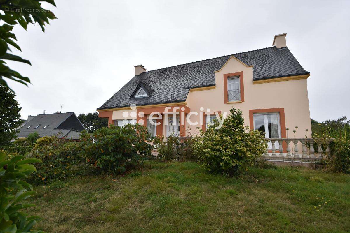 Maison à LOGONNA-DAOULAS