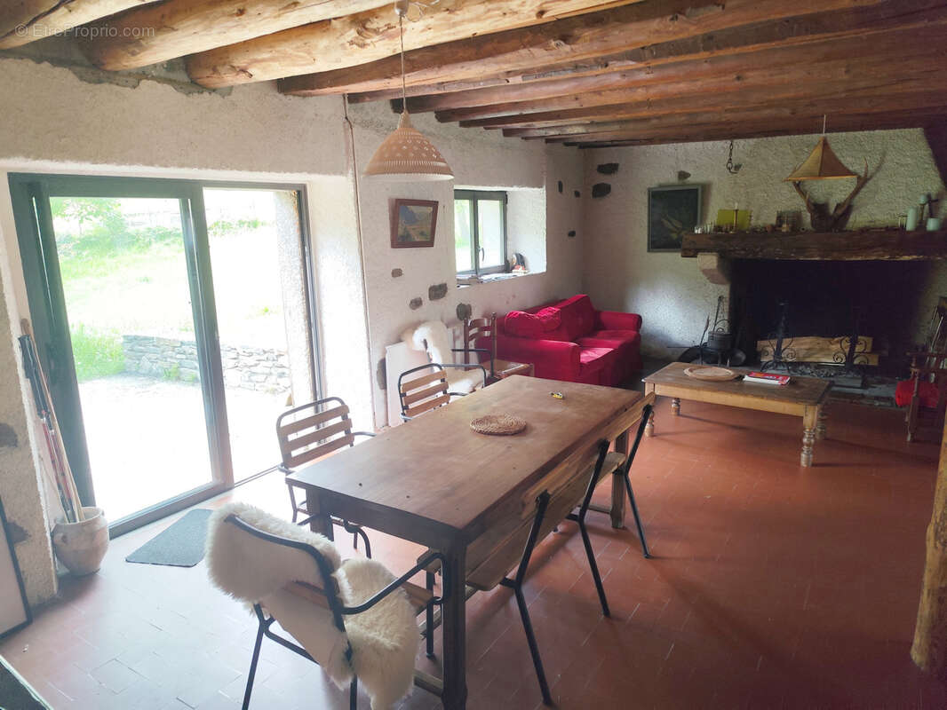 Maison à SAINT-AVENTIN
