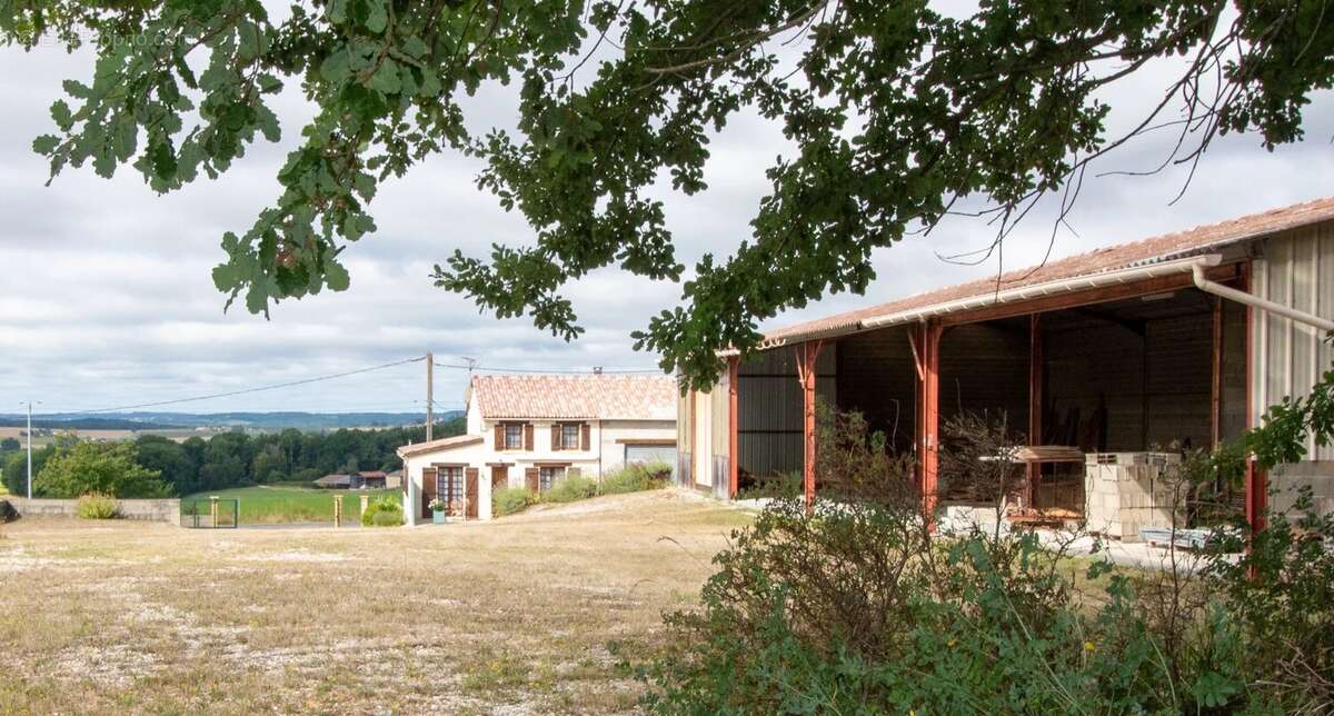 Maison à GARDES-LE-PONTAROUX