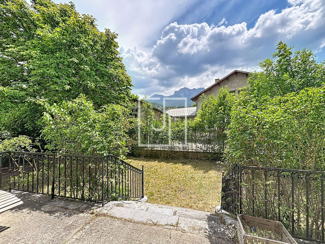 À vendre   Appartement T3 avec jardin, terrasse, cave et studio indépendant   Barcelonnette (04400) - photo 5