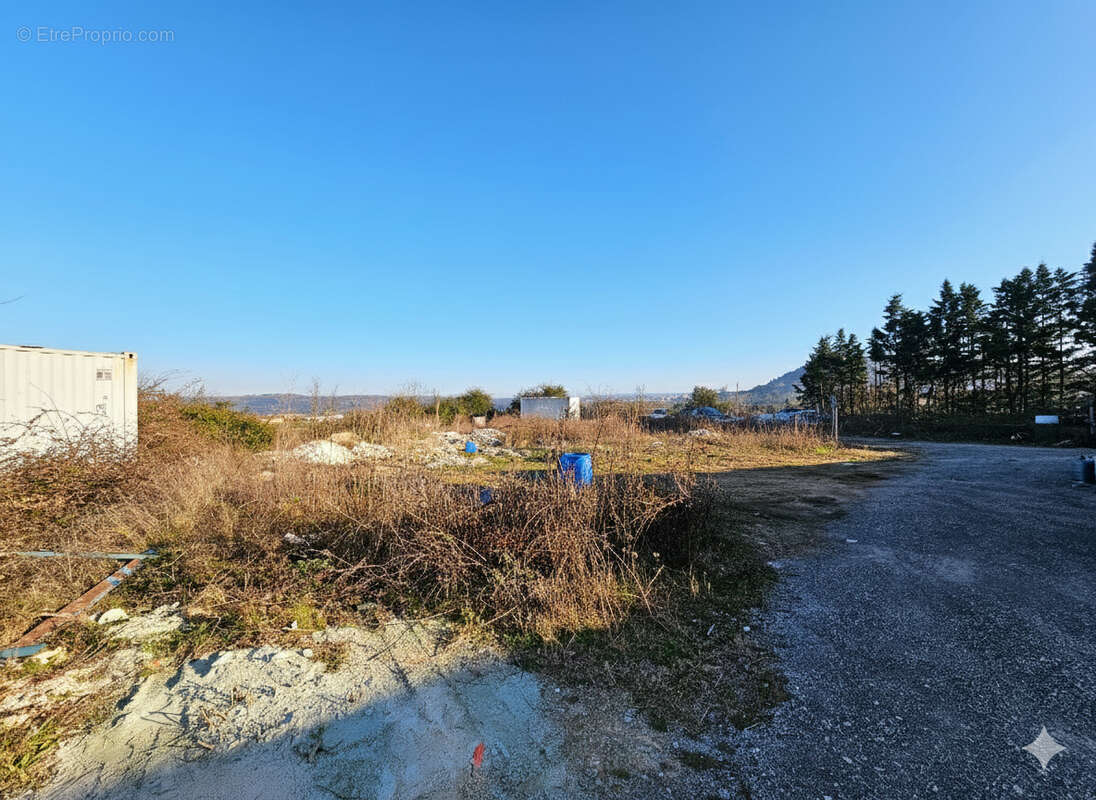 Terrain à SAINT-SERNIN