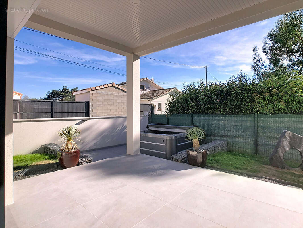 Maison à BUZET-SUR-TARN