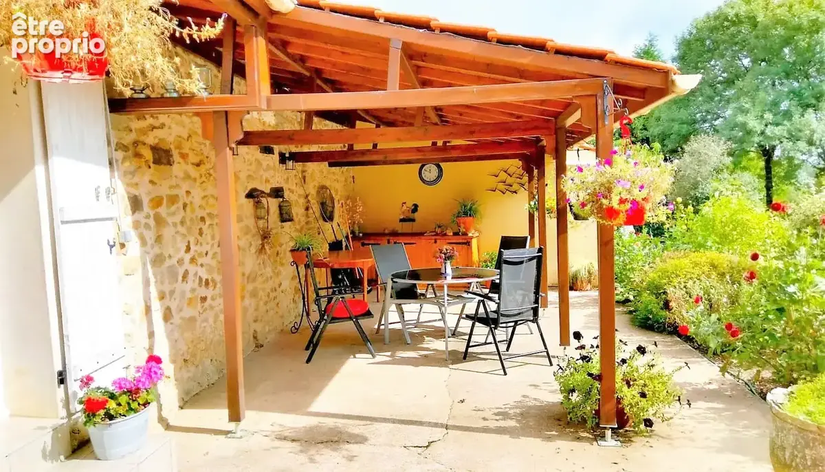 TERRASSE COUVERTE