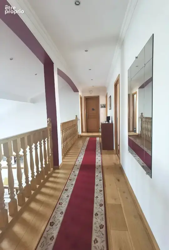 Quartier pavillonnaire - Maison de 293m² habitables + Dépendance d'environ 80 m² - photo 10