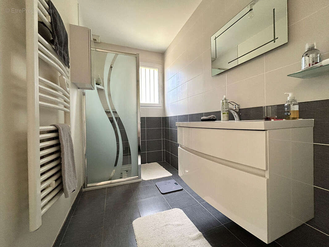 Maison à SAINT-PAVACE