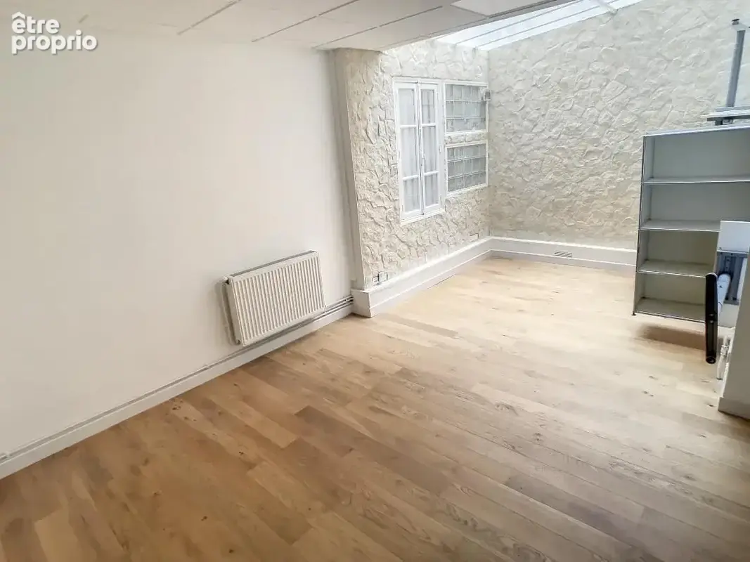 Commerce 190 m² à vendre à Paris-9e (75009) - photo 2