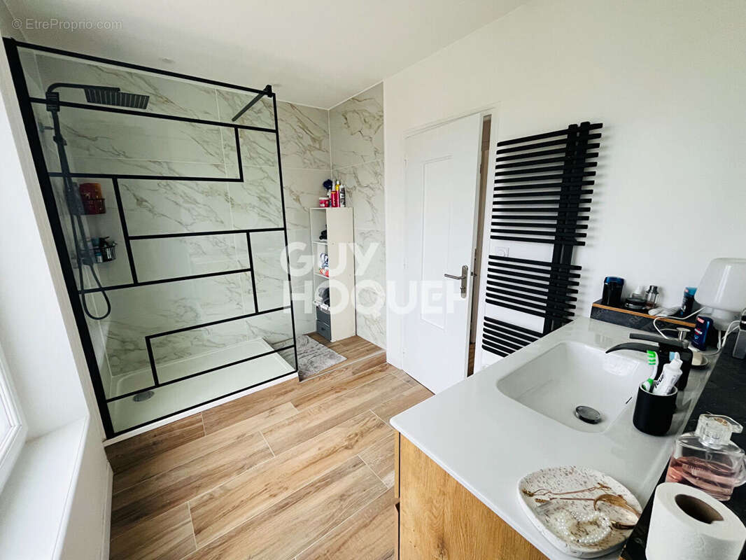 Maison à LE VIVIER-SUR-MER