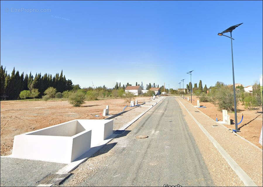 Terrain à ORNAISONS