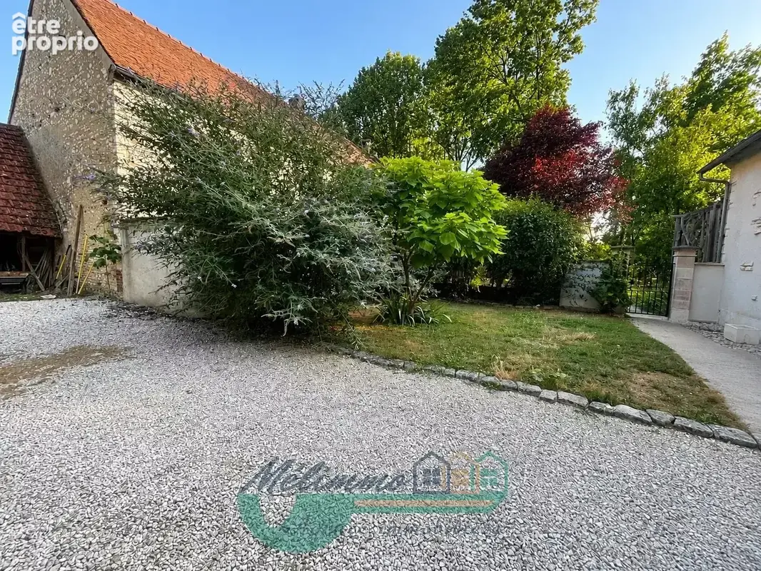 Maison 238 m² à Poilly-Sur-Tholon  - photo 3