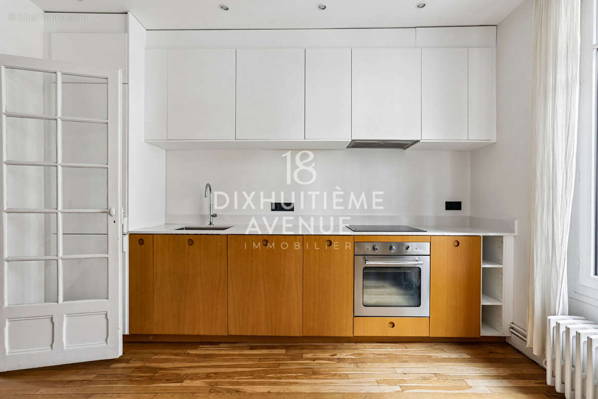 Appartement à PARIS-18E