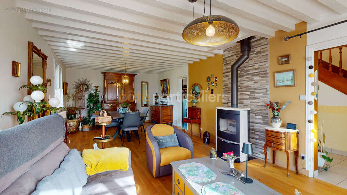 Maison à LE VAL-SAINT-PERE