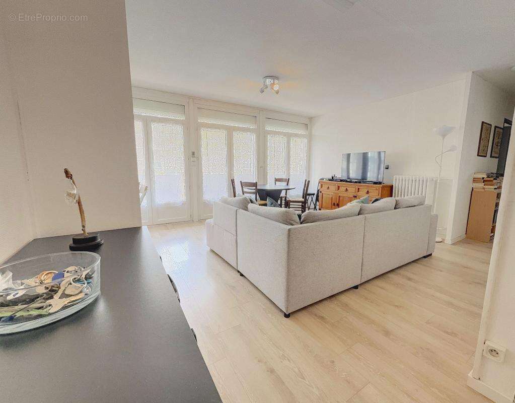 Appartement à CHENOVE