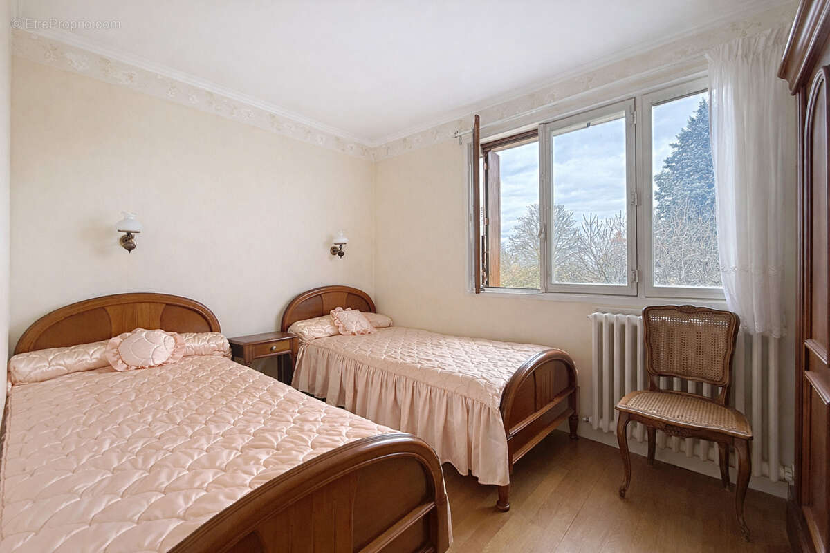 Maison à SAINT-GENIS-LAVAL