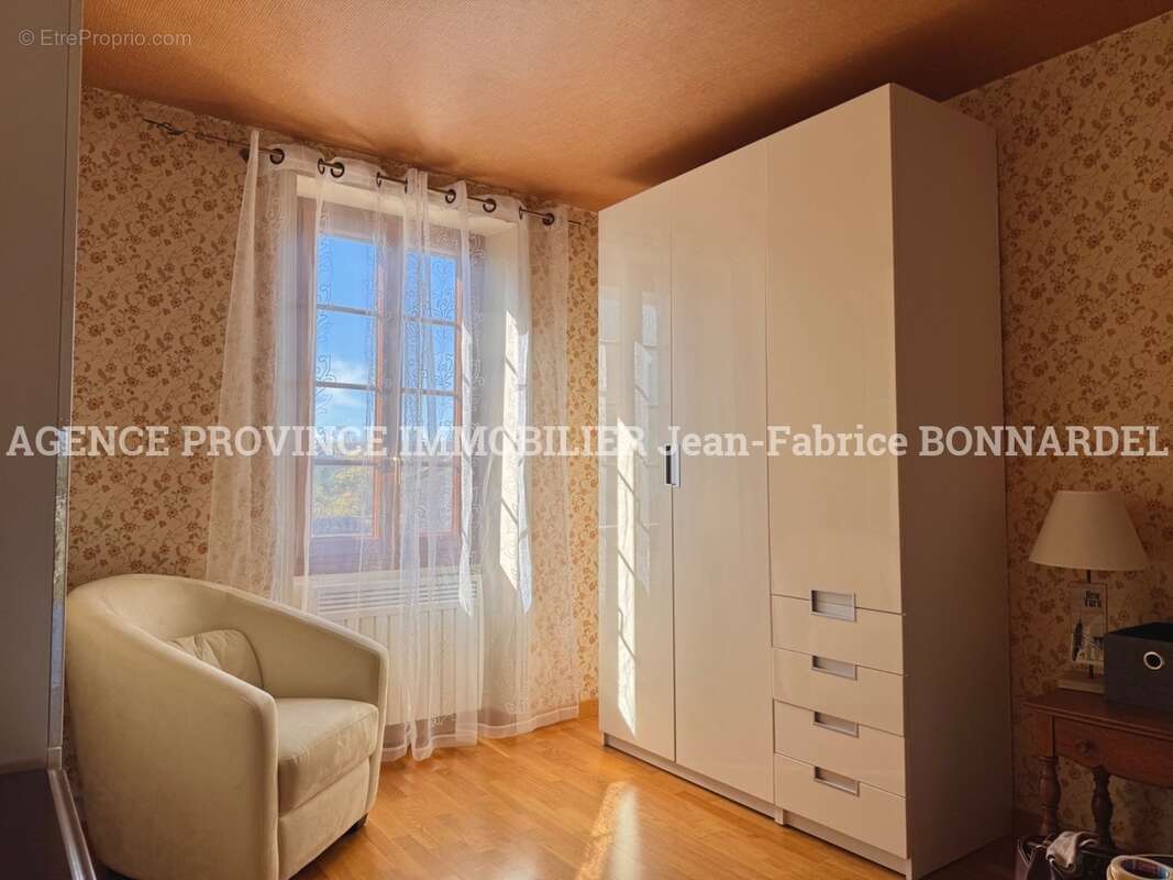 Maison à MONTSEGUR-SUR-LAUZON